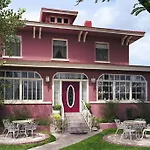 Bottger Mansion Of Old Town